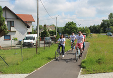 Otwarcie II etapu ścieżki rowerowej Jarocin-Żerków - przejażdżka rowerowa samorządowców