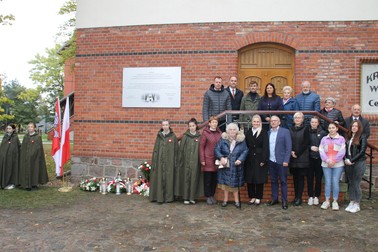 Upamiętnili mieszkańców Powiatu Jarocińskiego osadzonych w obozie przesiedleńczym