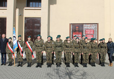 Klasa mundurowa ZSP nr 2 w Jarocinie podczas obchodów Narodowego Dnia Pamięci Żołnierzy Wyklętych
