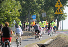 Symboliczne otwarcie ścieżki rowerowej na trasie Żerków-Chrzan