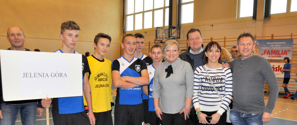 Minister Beata Kempa na piłkarskim turnieju