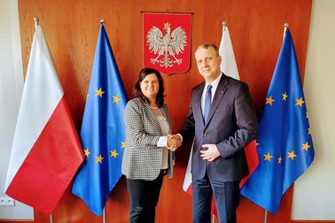 Na zdjęciu: starosta -  Lidia Czechak oraz wojewoda - Michał Zieliński